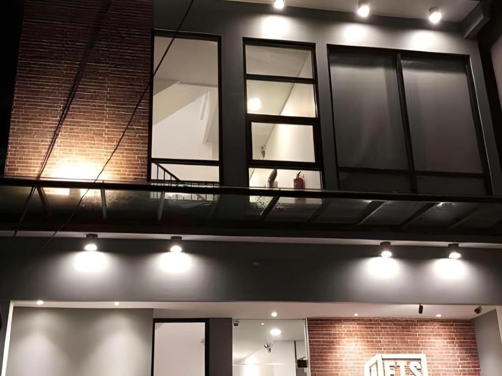 Weis Hotel Simpang Lima Semarang Exterior foto